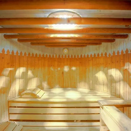 ホテル ツム ユンゲン レｰマー ラートシュタット