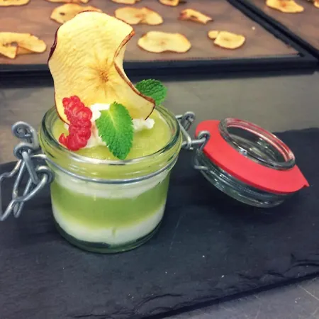 ツム ユンゲン レｰマー 4* ラートシュタット