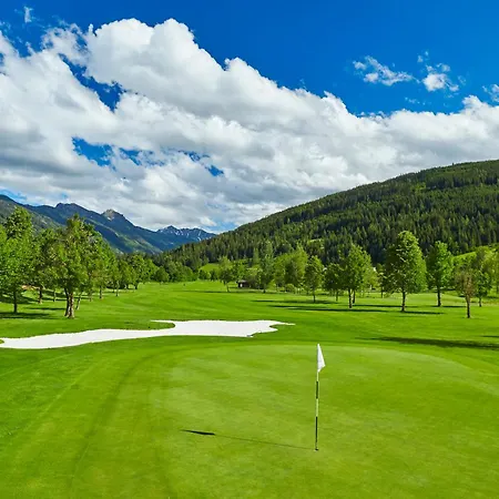 ツム ユンゲン レｰマー ホテル ラートシュタット