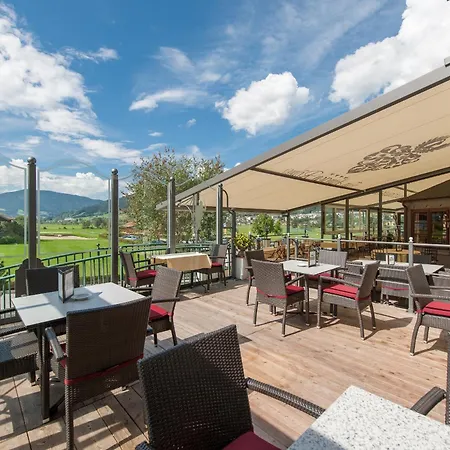 ホテル ツム ユンゲン レｰマー 4*