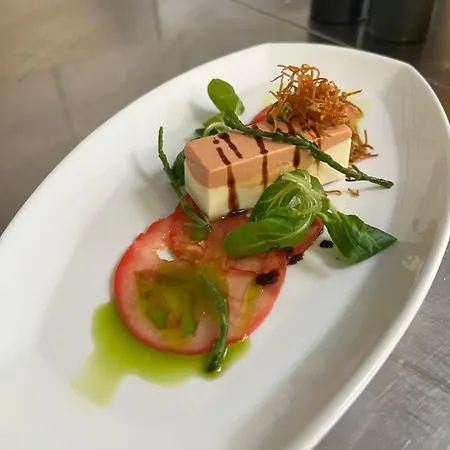 ツム ユンゲン レｰマー ホテル 4*