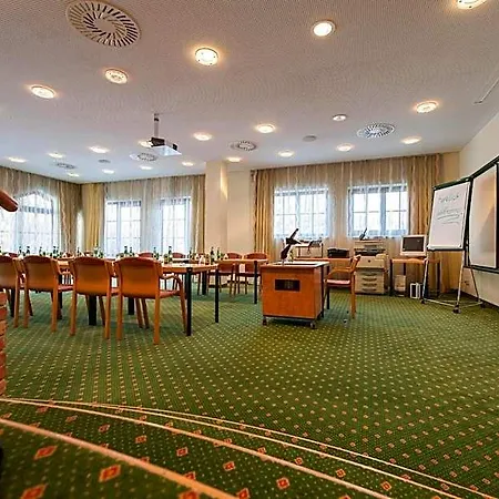 Zum Jungen Roemer Hotel 4*