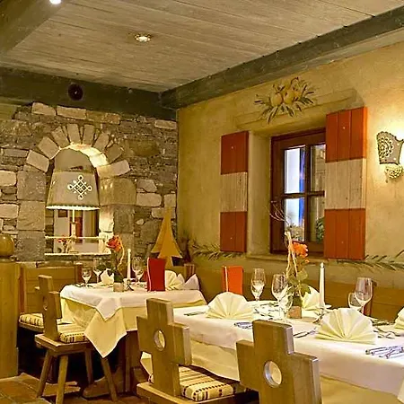 Zum Jungen Roemer Hotel