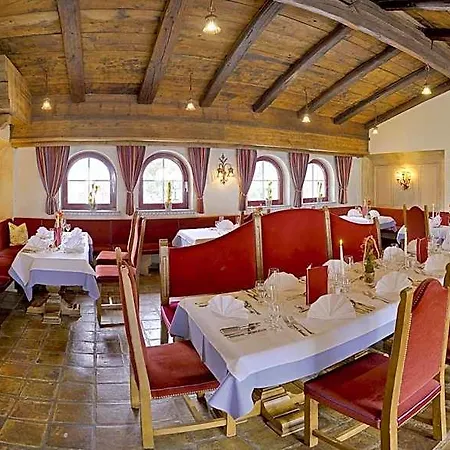 Zum Jungen Roemer Hotel 4*