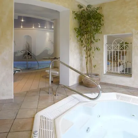 ツム ユンゲン レｰマー