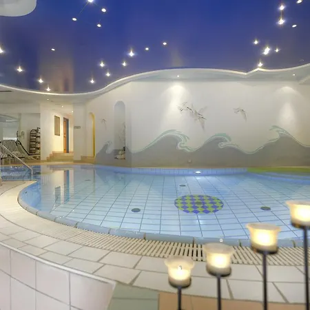 ツム ユンゲン レｰマー 4* ラートシュタット