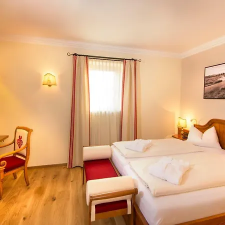 ツム ユンゲン レｰマー 4*