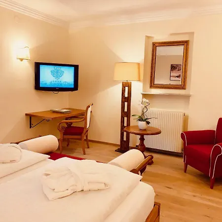 Zum Jungen Roemer Hotel